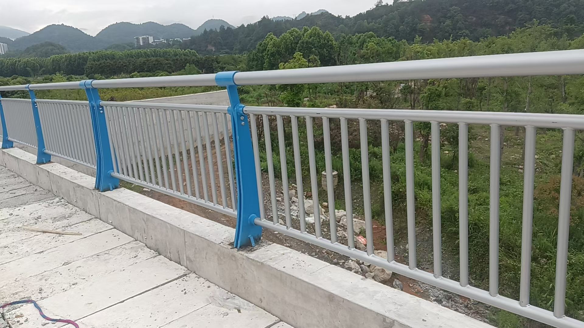 玉林市不锈钢栏杆防撞护栏 - 排名
